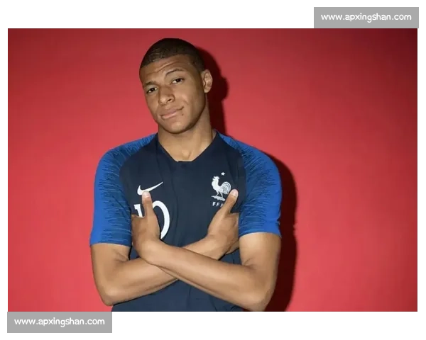 姆巴佩喊出三度冲冠宣言:法国是 2026 世界杯热门 姆巴佩喊出三度冲冠宣言:法国是 2026 世界杯热门