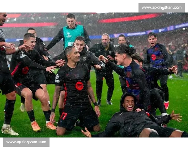 世体:巴萨盼拉菲尼亚重燃状态,红蓝军需核心领航 世体:巴萨盼拉菲尼亚重燃状态,红蓝军需核心领航